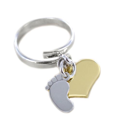 anello con ciondolo cuore giallo e charm piedino pendente in argento