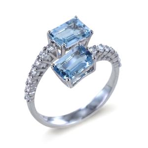 Anello con contrarie di Acquamarina e diamanti sul gambo