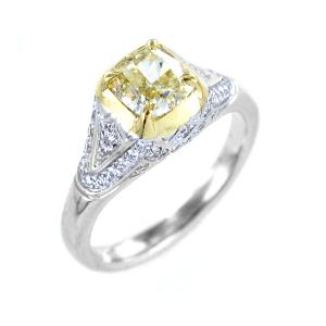 Anello con Diamante Fancy Giallo a Cuore e Diamanti sulla montatura - gallery