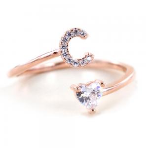 Anello con Lettera iniziale C e zircone a a brillante rotondo - gallery