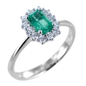 Anello con Smeraldo centrale rettangolare e contorno di diamanti - gallery