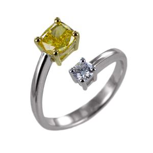 Anello contrarie con Diamante Fancy Vivid Giallo Cushion e Diamante