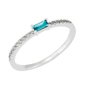 Anello in oro bianco con Acquamarina taglio baguette e Diamanti 