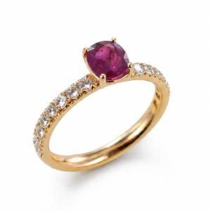Anello in oro rosa con Rubino e Diamanti sul gambo