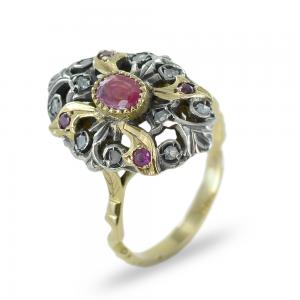 Anello in stile antico in oro Rubini e Diamanti  - gallery