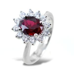 Anello rosetta in argento e zircone rosso rubino