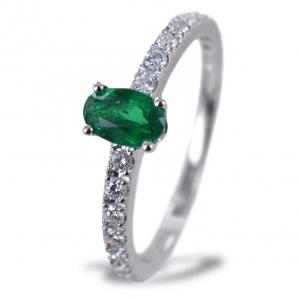 Anello solitario di Smeraldo mezzo carato con Diamanti sul gambo