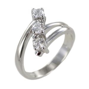 Anello Trilogy diagonale con diamanti mezzo carato