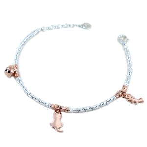 Bracciale in argento con charms gatto e lisca di pesce rosati 