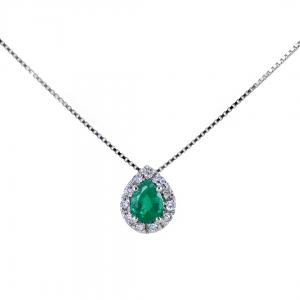 Collana con Smeraldo a Goccia e contorno di Diamanti - gallery