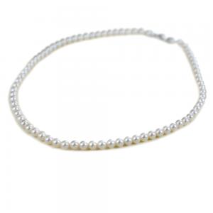 Collana Filo di Perle AKOYA 5 - 5.5 mm con chiusura con diamante