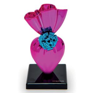 Oggettistica Scultura a forma di cuore con carta regalo fucsia e fiocco azzurro H. 12 cm  - gallery