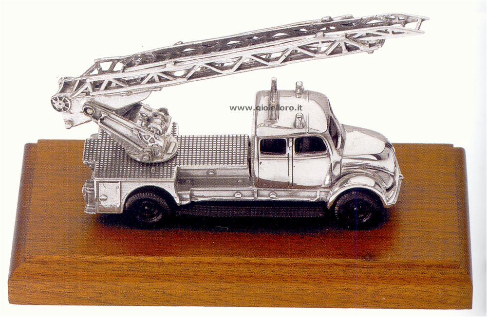 925/000 silver Firemen Lorry 