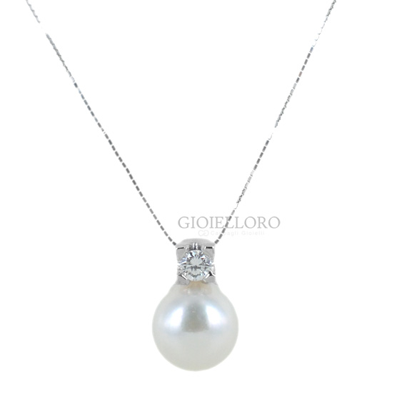 Collana con ciondolo perla Giapponese 8-8.50 mm e diamante