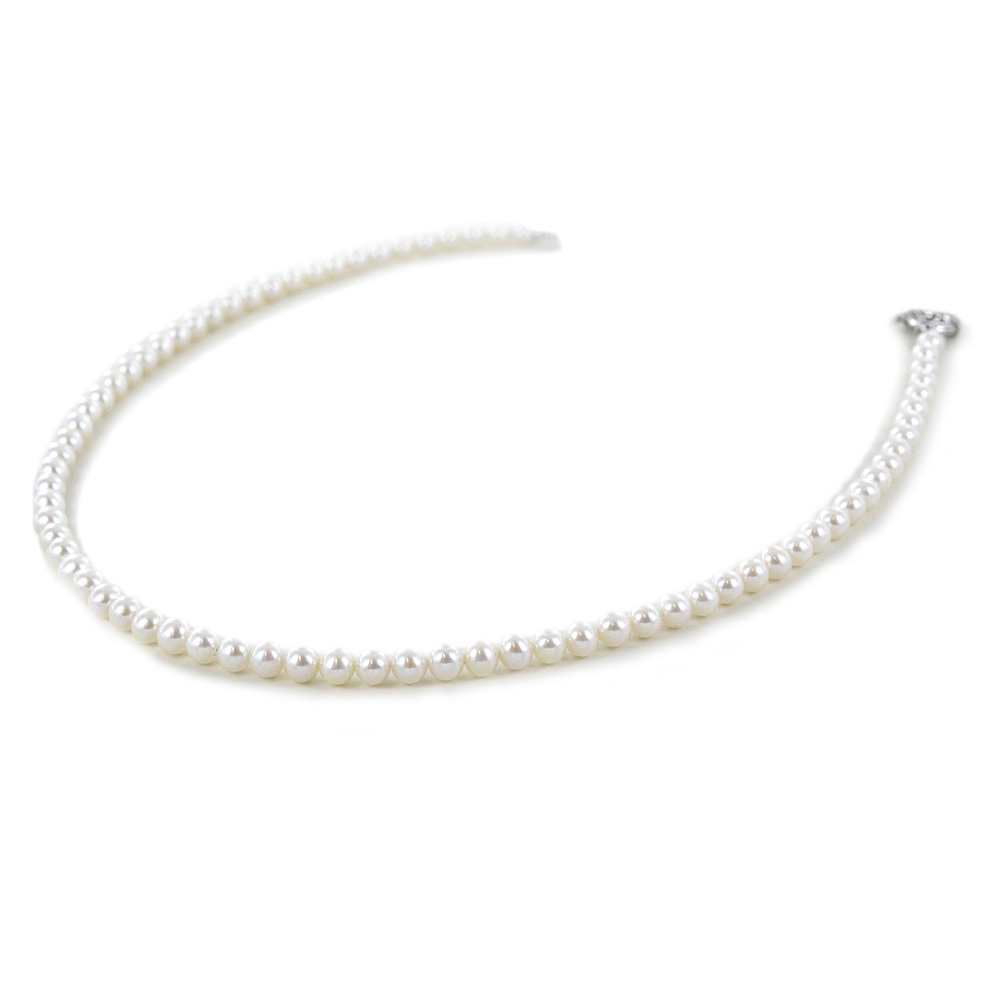 Collana filo di perle Freshwater 5.50-6.00 mm con chiusura in oro bianco