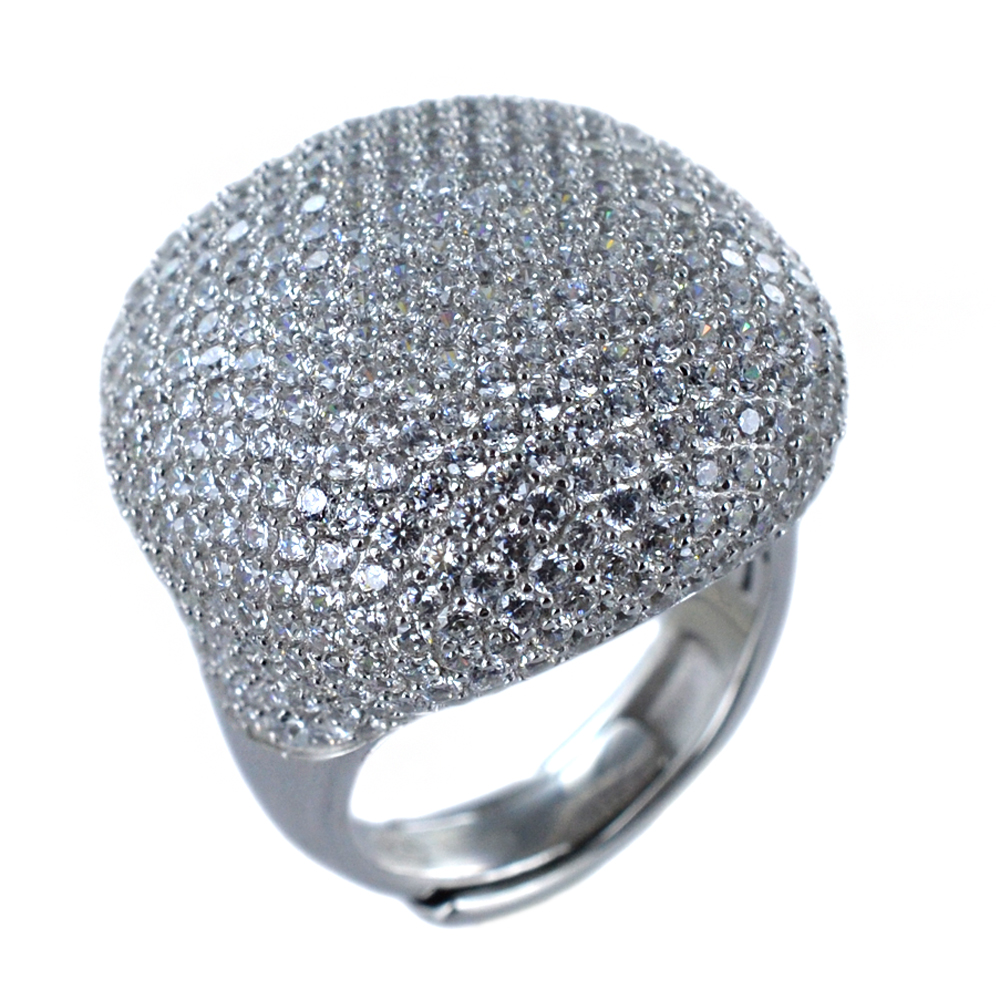 Anello grande in argento tempestato da zirconi a pave 