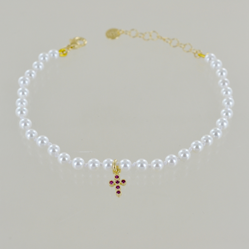 Bracciale filo di perle con Croce in argento dorato e zirconi rossi