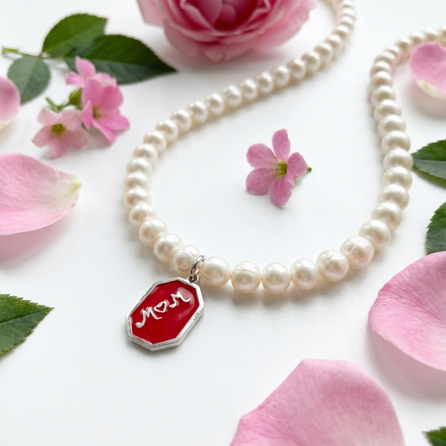 Collana di perle con ciondolo scritta MOM - ciondolo mamma