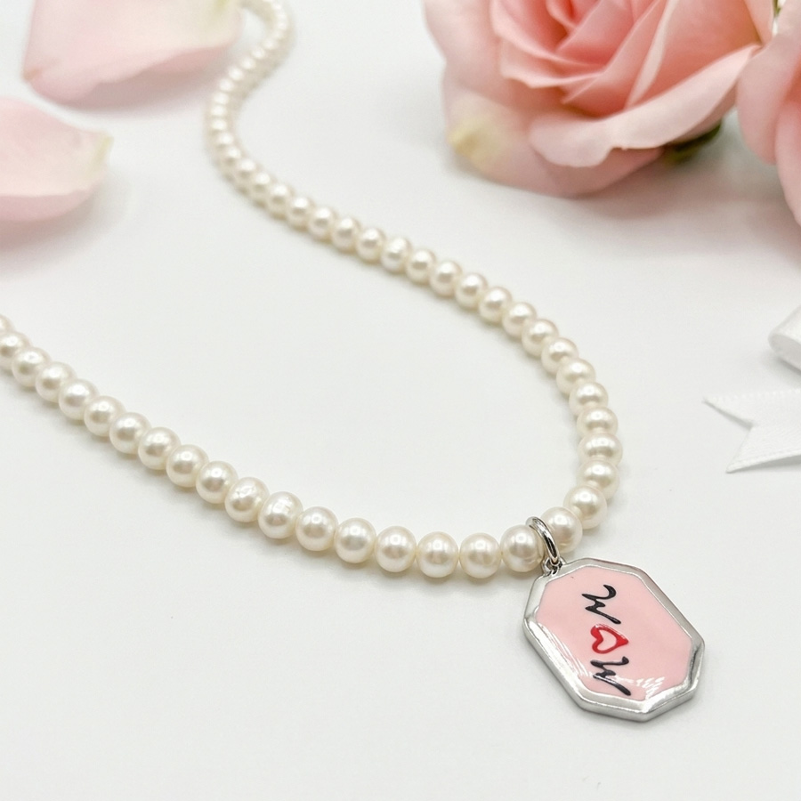 Collana di perle con ciondolo scritta MOM - ciondolo mamma rosa