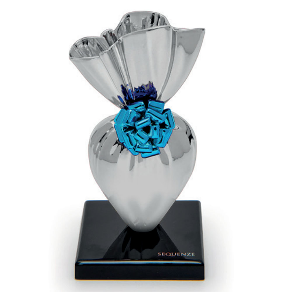 Oggettistica Scultura a forma di cuore con carta regalo argento e fiocco azzurro H. 12 cm 
