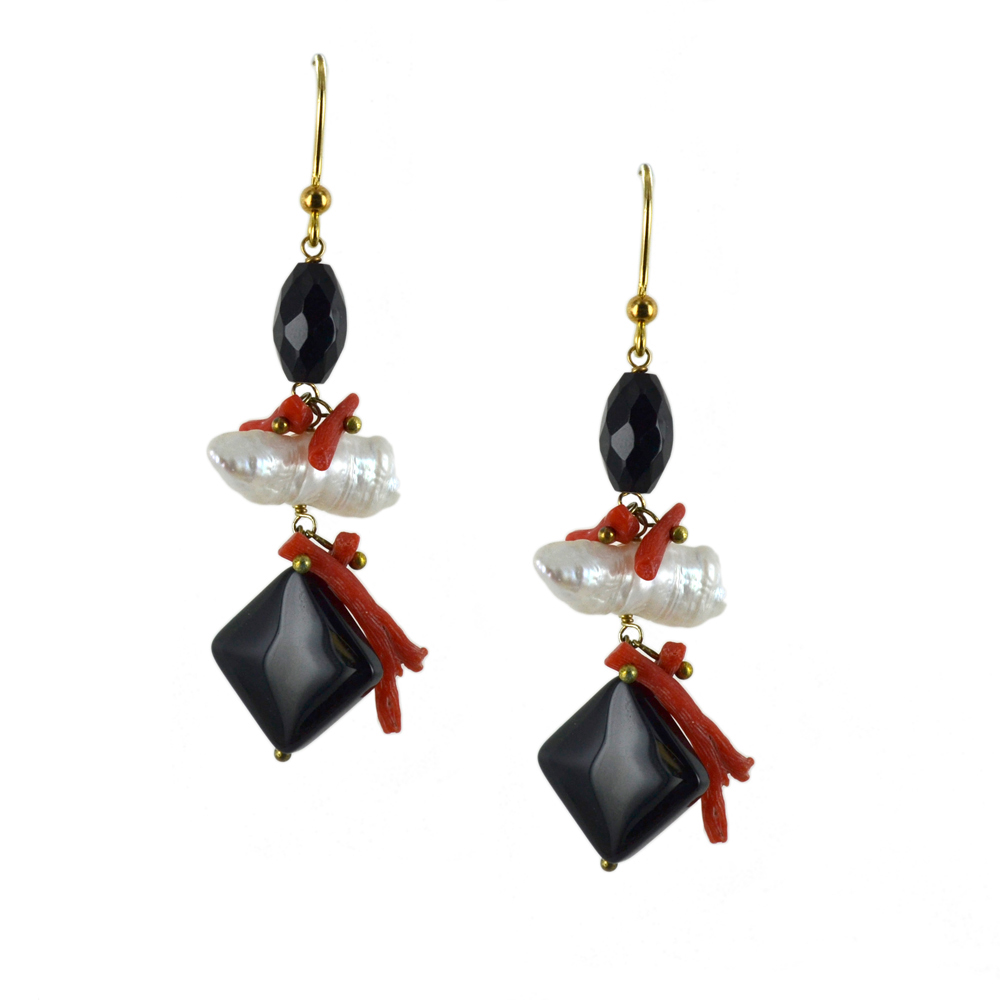 orecchini a pendente in argento con perle barocche e corallo