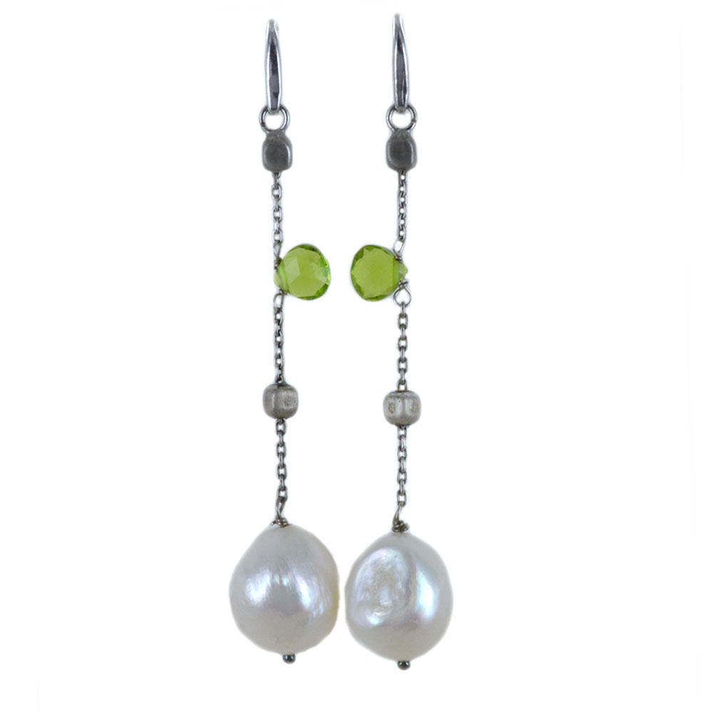 orecchini a pendente in argento con perle barocche e quarzo verde