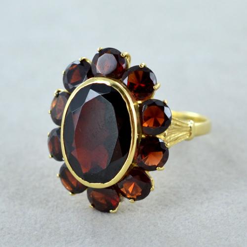 Anello classico in oro giallo con Granati Gioielloro La tua