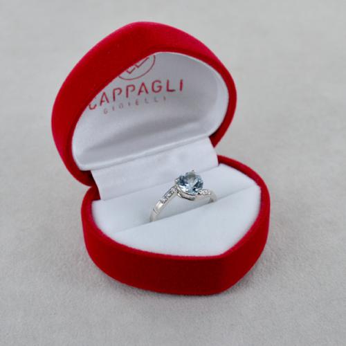 Anello con Acquamarina taglio Cuore in oro bianco con Brillanti