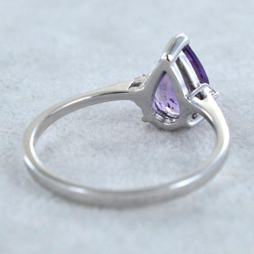 Anello con Ametista a goccia e diamanti Orsini Gioielli
