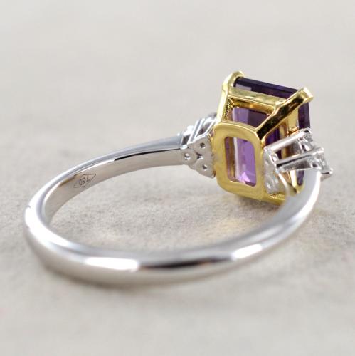 Anello vintage in oro giallo 14K con ametista di taglio cabochon, anni