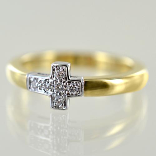 Anello con la croce 2025