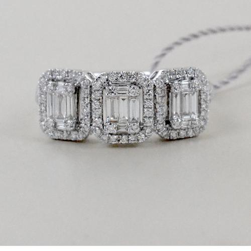 Anello effetto trilogy con contorno di diamanti Salvini gioielli