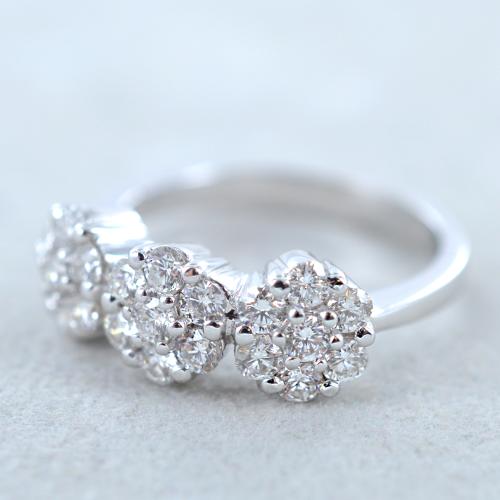 Anello Effetto Trilogy in oro e diamanti per 1 carato Gioielli