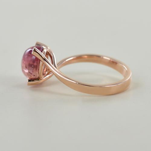 Anello particolare con tormalina cabochon sferica rosa e diamanti naturali Gi