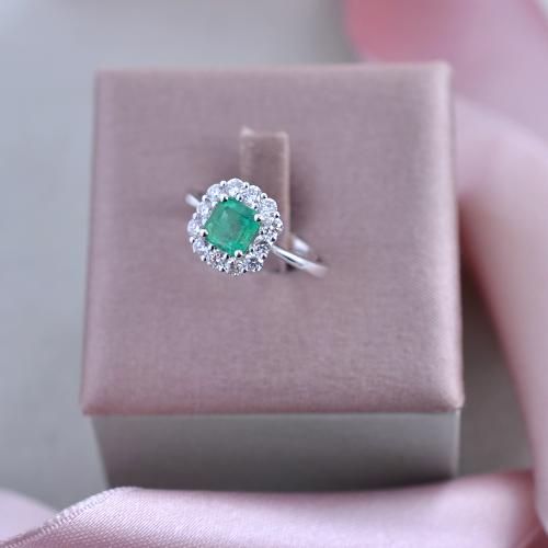 Anello smeraldo quadrato outlet