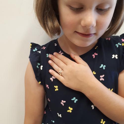 ANELLO SERPENTINA DA BAMBINA IN ORO GIALLO CON PIETRA ROSSA