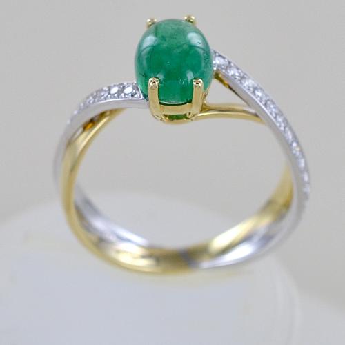 Smeraldo taglio cabochon online
