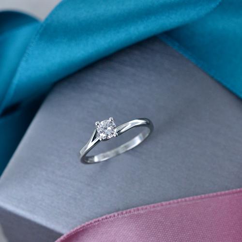 Solitario discount diamante blu
