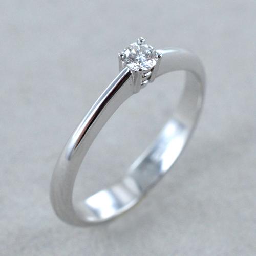 Anello con piccolo diamante deals