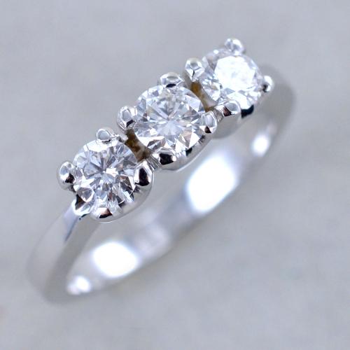 Anello a tre diamanti top