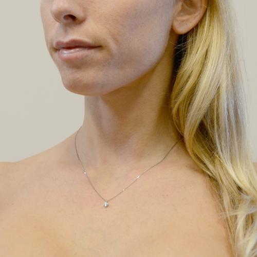 Collana con ciondolo Diamante punto luce piccolo carati 0.06 G