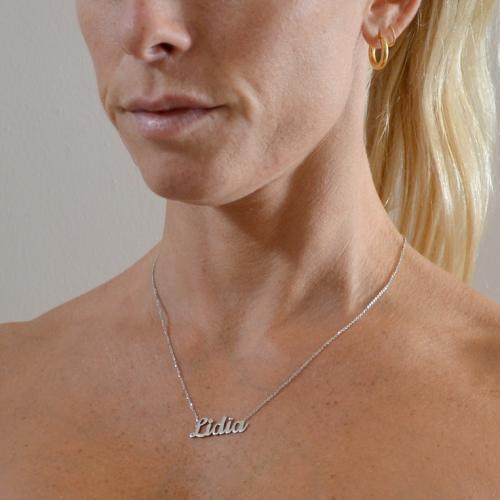 Collana personalizzata da ragazza con nome in oro bianco e