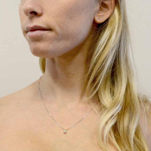 Collana Punto Luce piccolo con diamante 0.15 carati alta gioielleria Gioiello