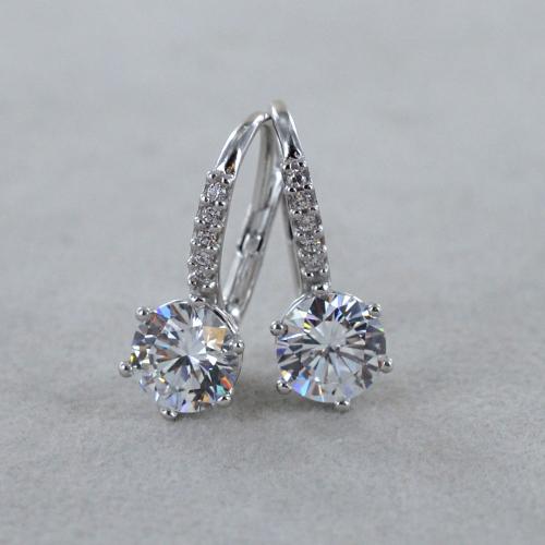 Orecchini Pendenti A Nappa In Oro Bianco E Diamanti