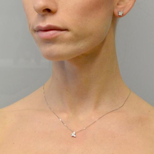 Orecchini in oro bianco 18k a farfalla con diamanti, 1,2 cm circa | GV Orecchini in oro bianco 18k a farfalla con diamanti, 1,2 cm circa | GV