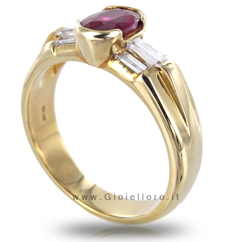 Anello in oro giallo con Rubino ct 1.03 e Diamanti baguette
