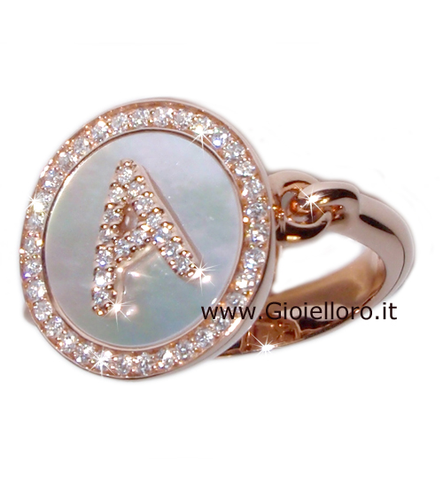 Anello con Lettera Iniziale in oro madreperla e diamanti Gioielloro La t