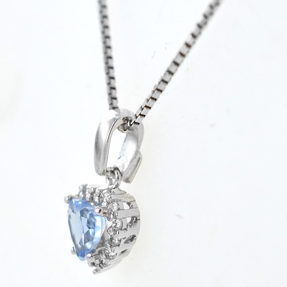 Fluorite azzurra con cuore viola collezione privata - Altezza: 7.2 cm