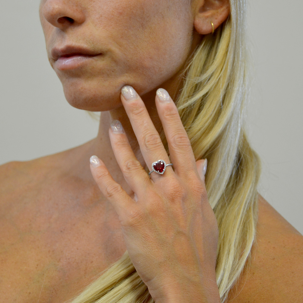 Anello n Oro banco 18kt con Rubno brmano e damant