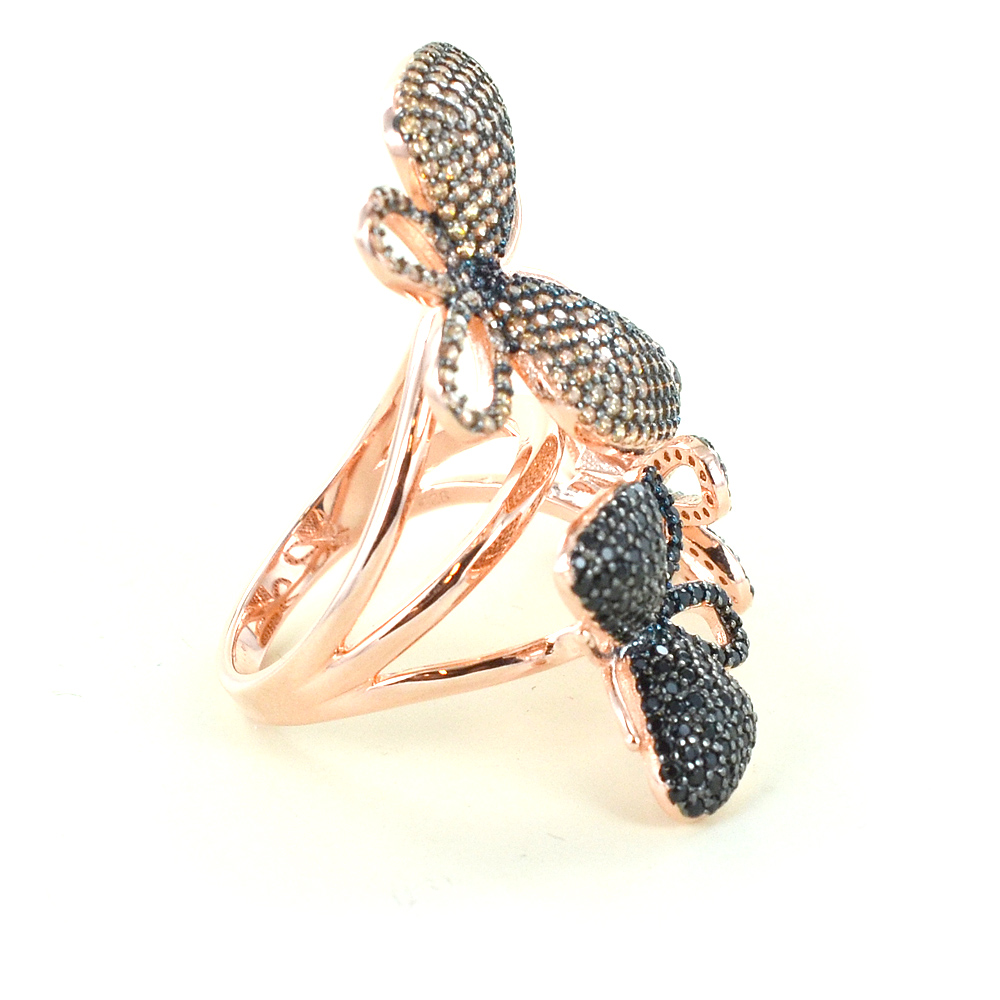 Anello Salvini con diamanti collezione Be Happy modello Farfalla